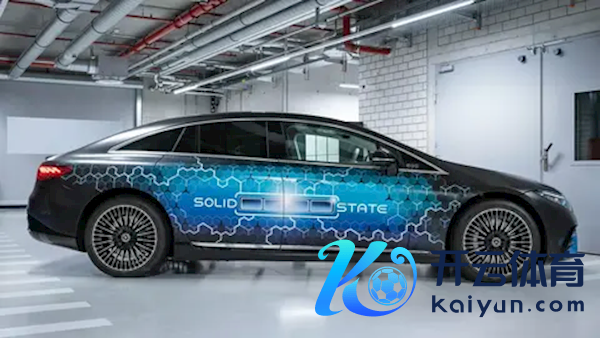 纯电续航1000km+！飞驰固态电板原型车初次曝光：比油车还能跑