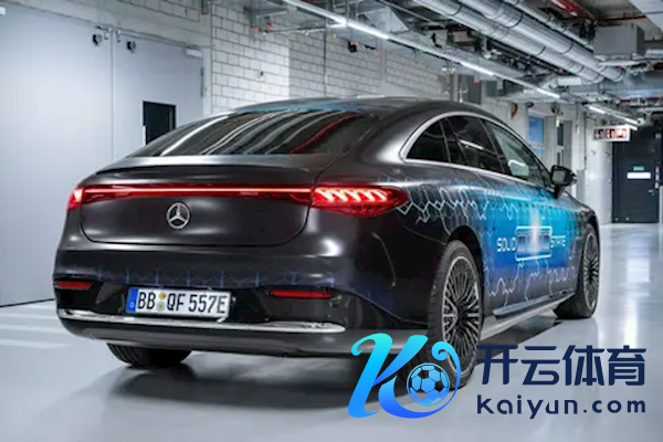 纯电续航1000km+！飞驰固态电板原型车初次曝光：比油车还能跑